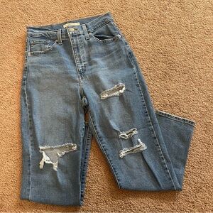 Levi’s High Waisted Mom Jeans sz 27 w/ distressed details